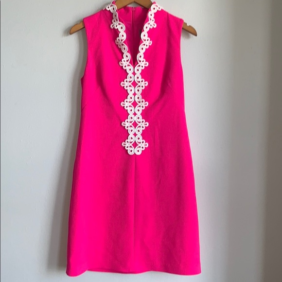 Vince Camuto Dresses & Skirts - Vince Camuto Embroidered Dress size 4